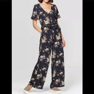 ⭐Xhilaration Navy Floral Romper